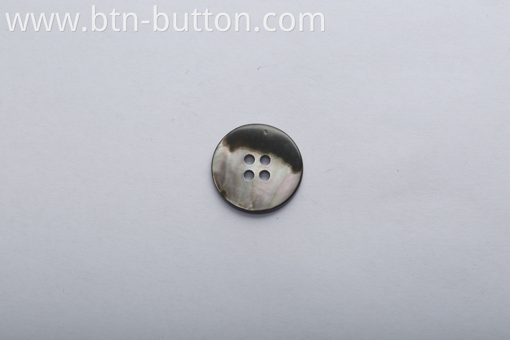 Pure natural shell buttons for clothes